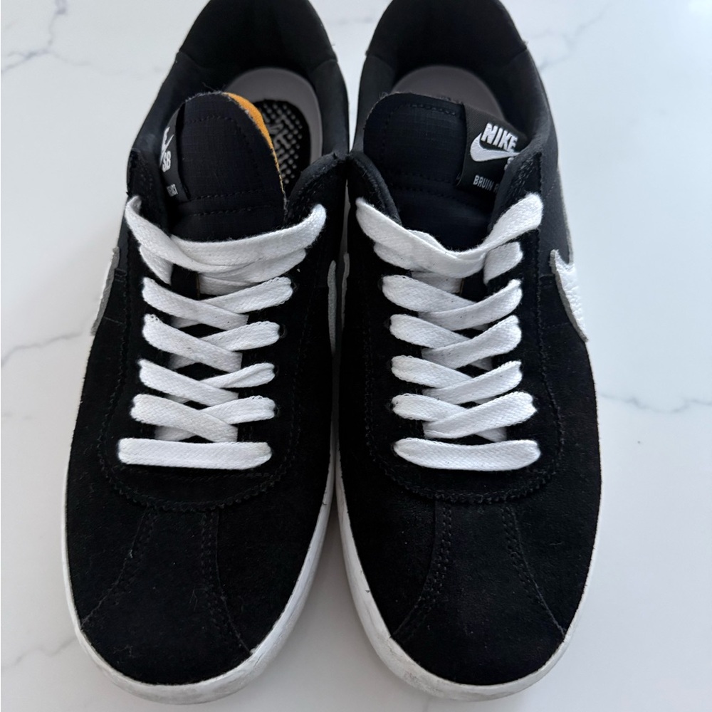 Nike Men's or Unisex Black and White Suede Sneakers - size 8 or EU 41